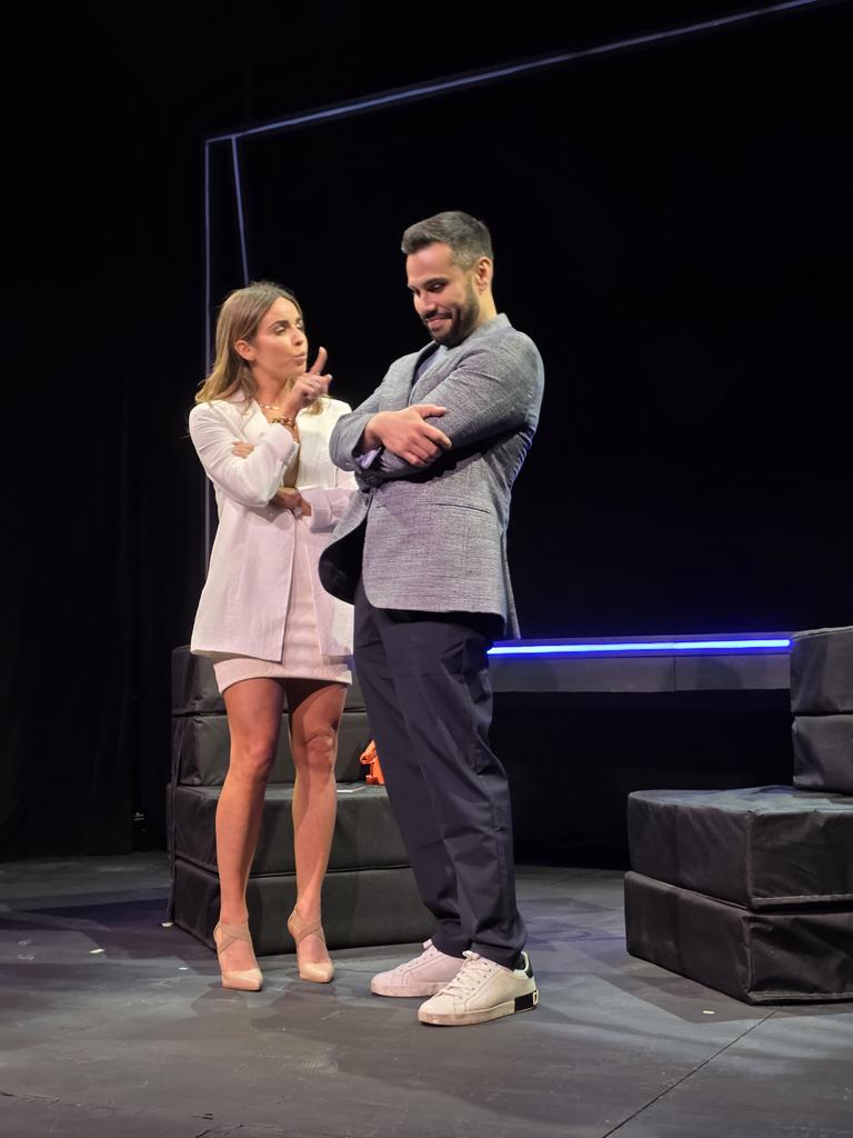 unpluggednewsmx's tweet photo. ¿Y si México ganara el Mundial? 🤯🇲🇽  

El Día que México Ganó el Mundial te pone a soñar en el teatro 🎭✨  

Con Carlos Speitzer y Alexa Martín 

📅 Del 6 al 27 de junio 2026
📍 La Teatrería
🗓 Sábados 18 y 20 hrs

#ElDíaQueMéxicoGanóElMundial #TeatroCDMX #CarlosSpeitzer https://t.co/j10uJ6IKqq