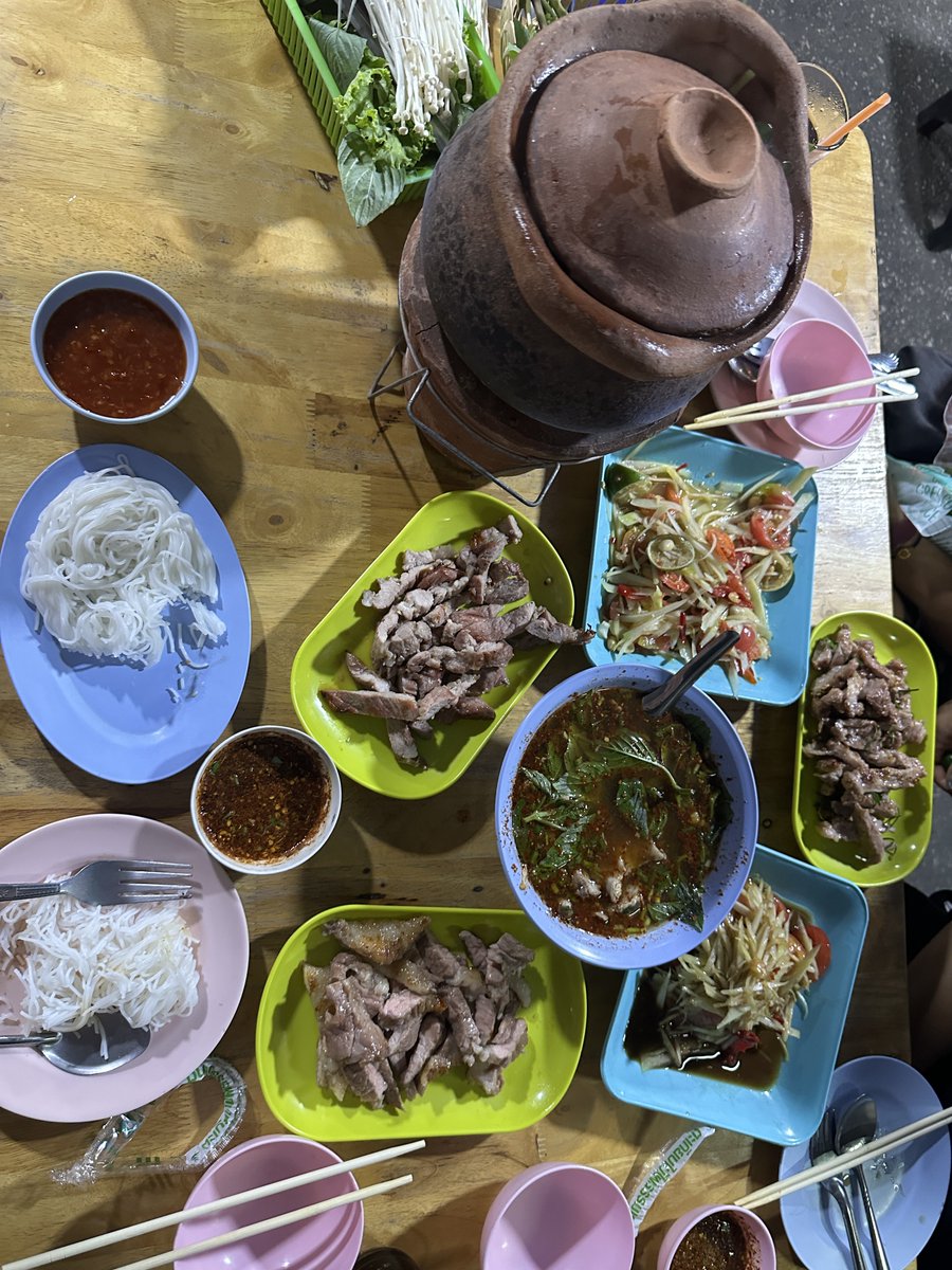 Lonely456's tweet photo. กินจิ้มจุ่ม ตอน 5 ทุ่ม ต่ายโคตรแซ่บ ตลาด200ปีตรงข้ามเทศบาลรังสิต📍 #ฟิวส์เจอร์รังสิต #รังสิต #Futurepark https://t.co/0uJVgbWy87