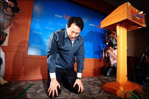circe7658's tweet photo. 이새끼들아그만하라고나당선됐다고씨발롬들아 https://t.co/GFdPjWEew1