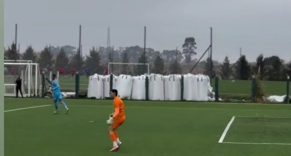 TorqueLaPlata's tweet photo. Juega #Torque? Ahí estamos. Con niebla, final en #Sub19, con gol de Ignacio Molina, 1-1 frente a DMaldonado. Shur, Capurro, Escobar, Wuille, Luz, Duhart, López, Pérez, González E, Curutchague, Yaque, Monserrat, Núñez, Rodríguez F, Melián, Melo, Molina, Martínez, Milbeck, Santana. https://t.co/q1zSNmkwxl
