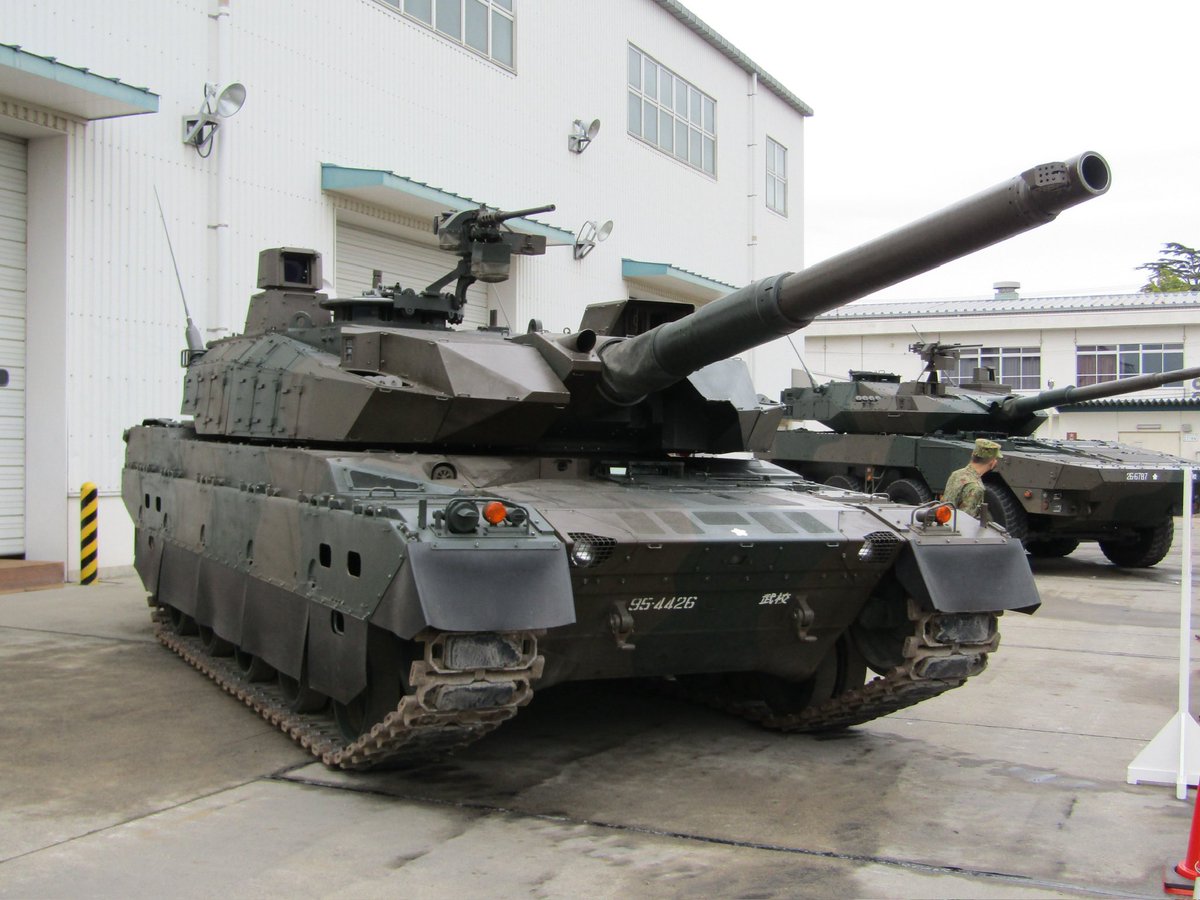 yahou555's tweet photo. 【戦車・機動戦闘車関連まとめスレッド】
武器学校で撮影した各種機甲科の車両。 https://t.co/o9kxlVWbkE