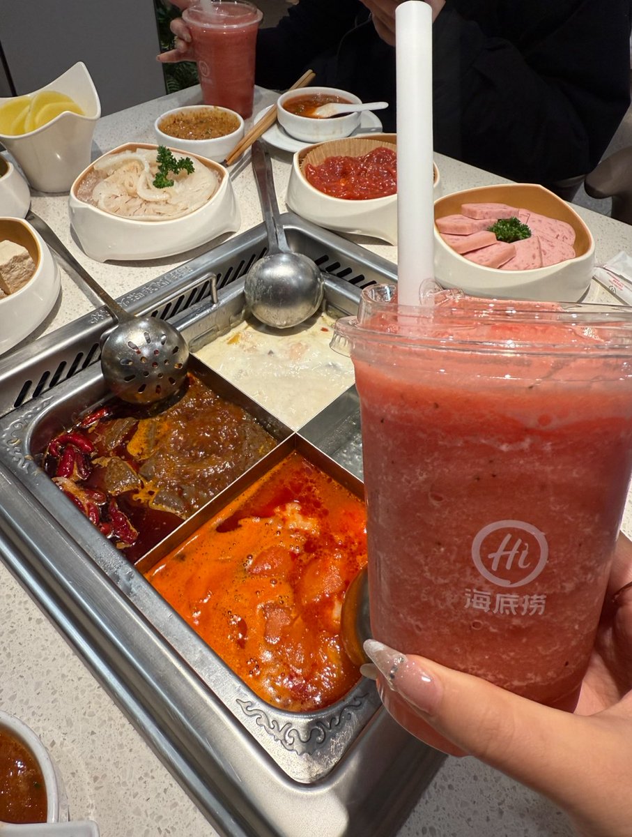 cheEE22_'s tweet photo. 하이디리오에서 파는 수박주스가 진짜 요물임 https://t.co/ttrjvgLszE