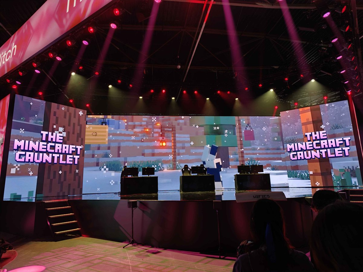 Wraithzeon's tweet photo. Producing The Minecraft Gauntlet over the last few months and then getting to present it live on stage was an absolutely incredible experience ❤️

Thank you to my wonderful co-host Javier, the whole staff team, the participants, Twitch, and the audience for making it so special✨ https://t.co/OE7rfhm531