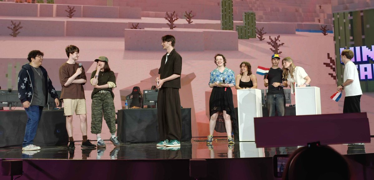 Wraithzeon's tweet photo. Producing The Minecraft Gauntlet over the last few months and then getting to present it live on stage was an absolutely incredible experience ❤️

Thank you to my wonderful co-host Javier, the whole staff team, the participants, Twitch, and the audience for making it so special✨ https://t.co/OE7rfhm531