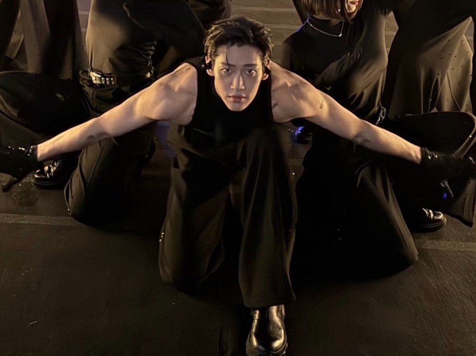 meeitany's tweet photo. wow… THE ARMS THE SHOULDERS UGHHH https://t.co/C1lJ5K0ZWS