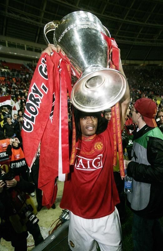 AARONATION_M's tweet photo. Arteta as a professional player:
>2x FA Cup winner
>1x Scottish league winner
>1x Scottish league Cup
>0 minutes played for his country

Evra:
> 5x Premier league winner ( more than Arsenal as a club).

> 1x UCL winner ( more than Arsenal)

> 1x FIFA Club World Cup ( more than Arsenal) 

> 2x Serie A winner

> 3x Carabao Cup

> 2x Coppa Italia

> 1x supercoppa Italiana

> 1x French league cup

> captained his country to euros final.

Comparing Arteta to Evra is an insult to the football at large.