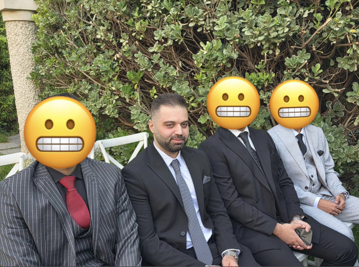 Downshift_game's tweet photo. این مادر مام یه عکس درست تا حالا از ما نتونسته بگیره😂 این چیه آخه مادرم شبیه این کسخلا افتادم تو عروسی https://t.co/pCYwVcyjrn