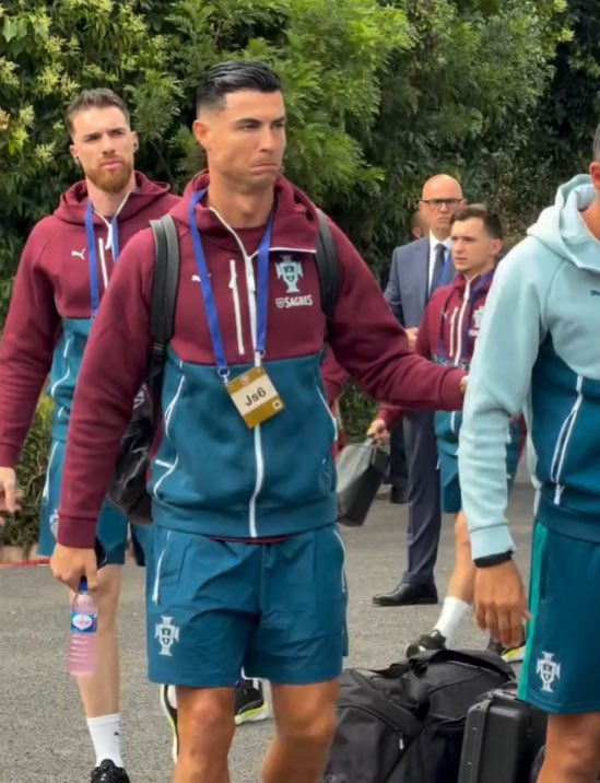 TouchlineX's tweet photo. Cristiano Ronaldo has arrived to face Chile! 🇵🇹✨ https://t.co/mIjeK5guZg