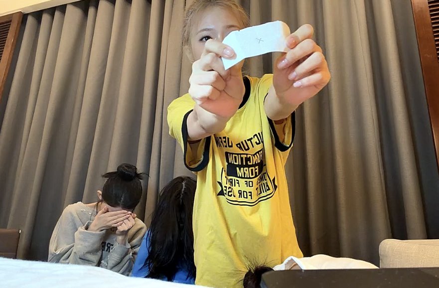 M0tt22's tweet photo. 치즈냥이오늘털존나날림 https://t.co/wCwaxPsbWk