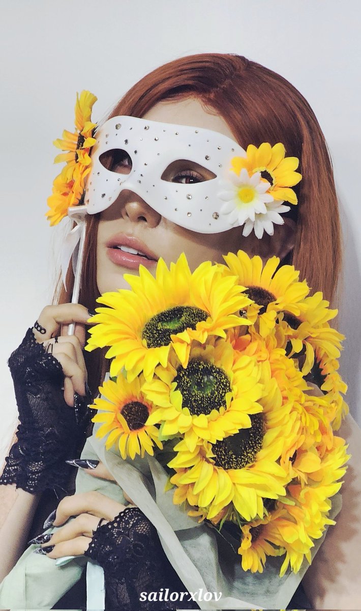 sailorxlov's tweet photo. 260606 팬싸 

𝒃𝒂𝒓𝒃𝒊𝒆𝒛 𝒎𝒂𝒔𝒒𝒖𝒆𝒓𝒂𝒅𝒆. 🎭💐

#WUMUTI #RUI #XLOV 
#우무티 #루이 #엑스러브 https://t.co/TxRfsj1NQA