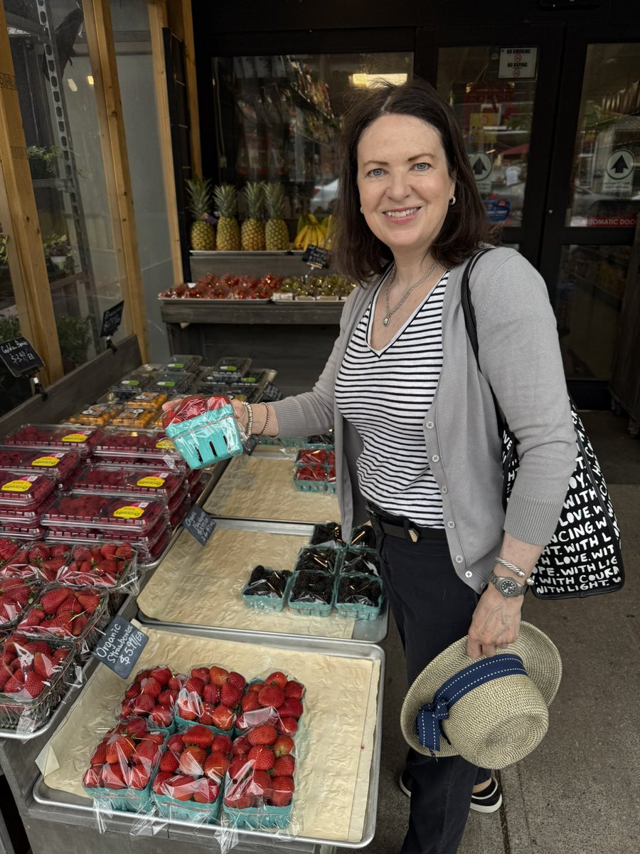 stephaniebowman's tweet photo. It’s not too late to celebrate #localfoodweek.
Support our incredible local farmers and treat yourself to the best flavours Ontario has to offer!
@OntarioFarms https://t.co/e9QmE2gjNx