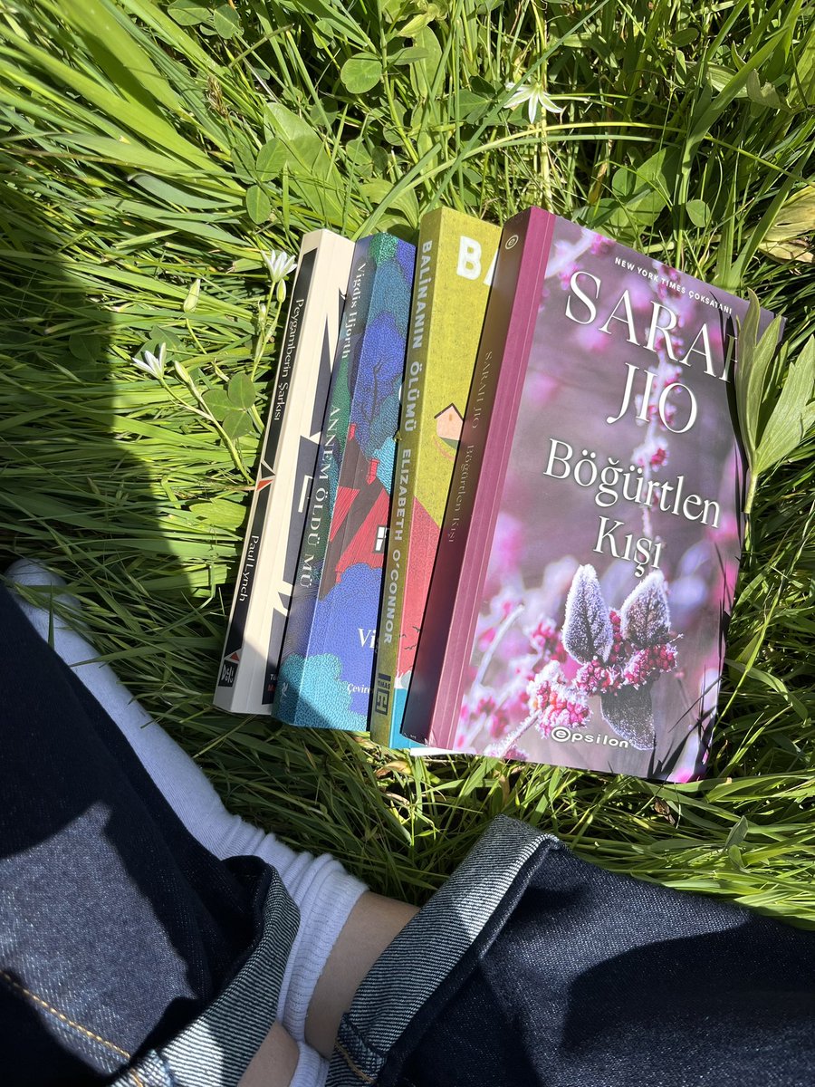 evinak_s's tweet photo. Tebessüm kaynağım yeni kitaplarım... 
☺️🌿📚 https://t.co/OydtC7nyt1