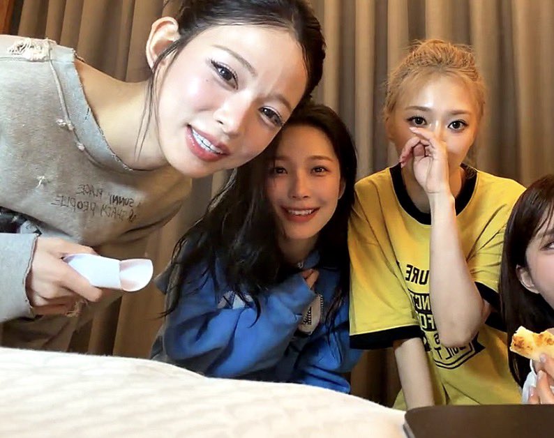 M0tt22's tweet photo. 얘들아~ 밥먹으러 가자
.
.
.
“...너도 따라오게? ㅋㅋ.. ;;” https://t.co/EeaLV2sty0