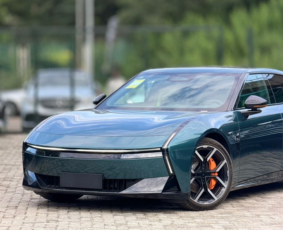 abujacarstand's tweet photo. Chinese cars &amp; Aura 🥵 🔥
PLEASE KINDLY REPOST IT COMES HIGHLY APPRECIATED 🙏🏽🙏🏽🙏🏽 

BRAND NEW XPENG P7 EV (2025)
Now available at ABUJACARSTAND LTD
Price: ₦200,000,000
📍 Location: Abuja
📞 Contact 07033230964 for inspection &amp; purchase. https://t.co/DXUHa6Y4j4