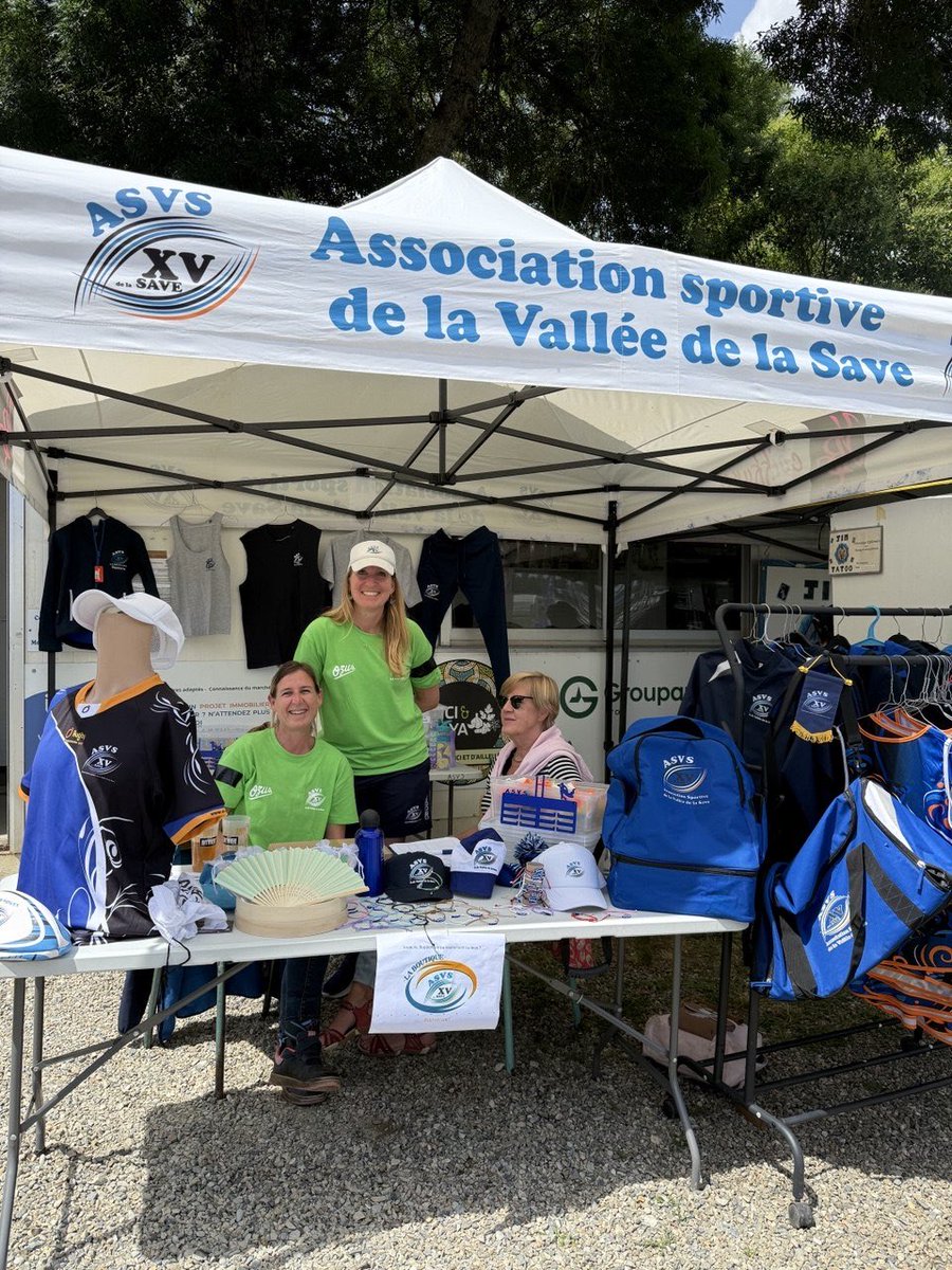 jfportarrieu's tweet photo. À Saint-Paul sur Save pour encourager les 400 jeunes joueurs qui disputent le Challenge Hervé Lannes de l’école de rugby de l’ASVS. Bravo à l’équipe d’organisation du président Damien Audinet et à Rémi Michelis des Pionniers. https://t.co/da7GlN4N2L