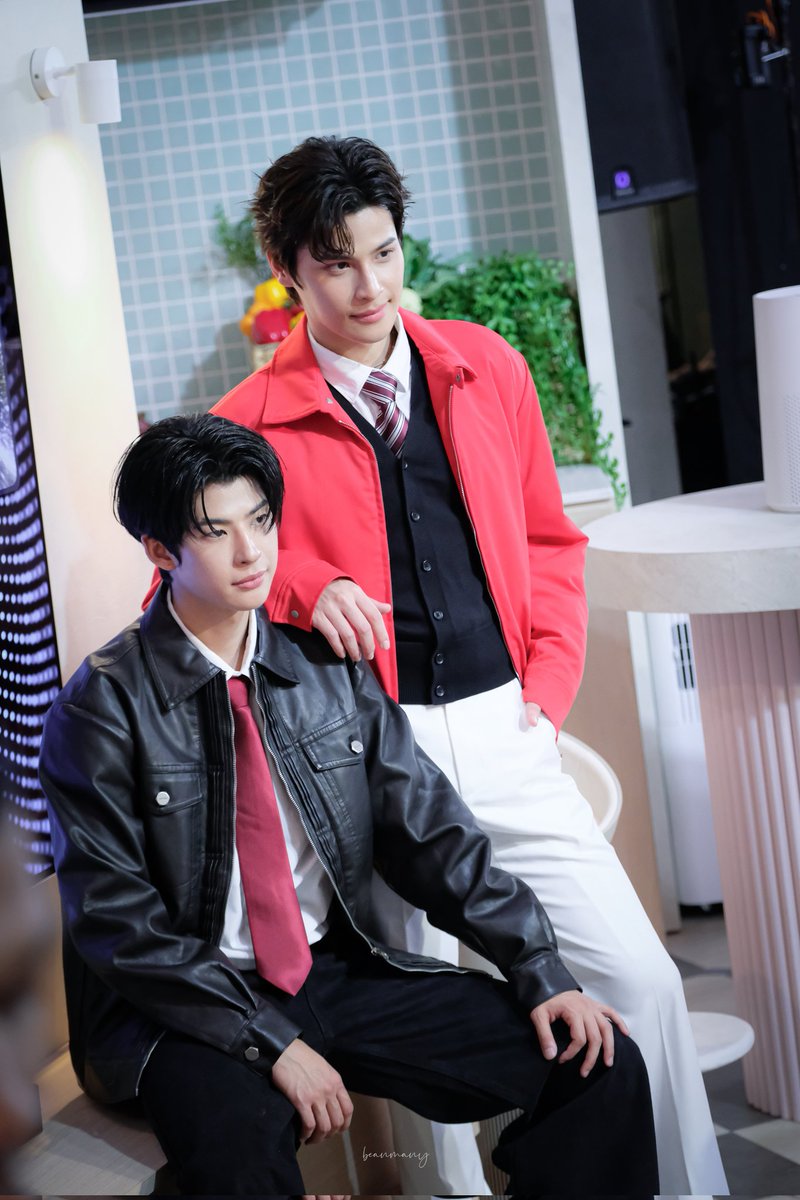 plpchm's tweet photo. จะแมวดำหรือแมวแดงไม่สำคัญ ขอแค่จับใจได้ก็เป็นแมวที่ดี 
#mmarkpkk #ohmtpk #markohm 
#LGTH #LifesGood #집들이byLG #MadeBetterByKTech https://t.co/z9EToFs7EK