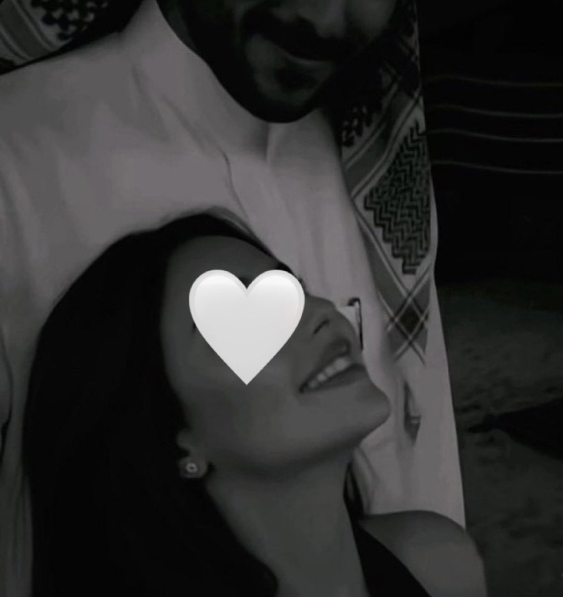 mkatib_0's tweet photo. من يرجّع من ليالي العمر ليله
قالت فيها من تحب؟ وقلت انتِ♥️ https://t.co/3MnlKLhvvP