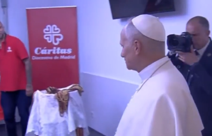 peralvarezm's tweet photo. ¿Le habrán dicho los de @Confepiscopal a @Pontifex que dedican 50 veces más recursos económicos a una tv y una emisora de radio que a @_CARITAS? https://t.co/Xsc2Mq27hE