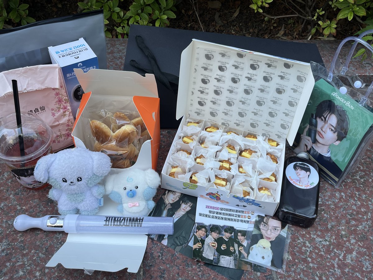 Luvvvuu___'s tweet photo. ㄸㅏㄸㅏ블 응원하다가 수면부족으로 과로사할뻔함 . .
그치만 해 피 - ! https://t.co/LAlc0LA3Ba