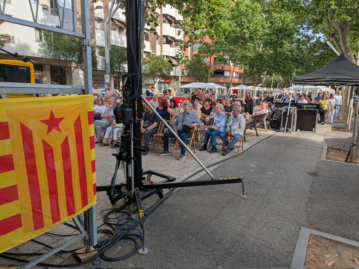 firaepileg's tweet photo. @GenisSinca @VidalAragones @xgraset Ple a vessar a la xerrada! https://t.co/EIwVDzXJ0o