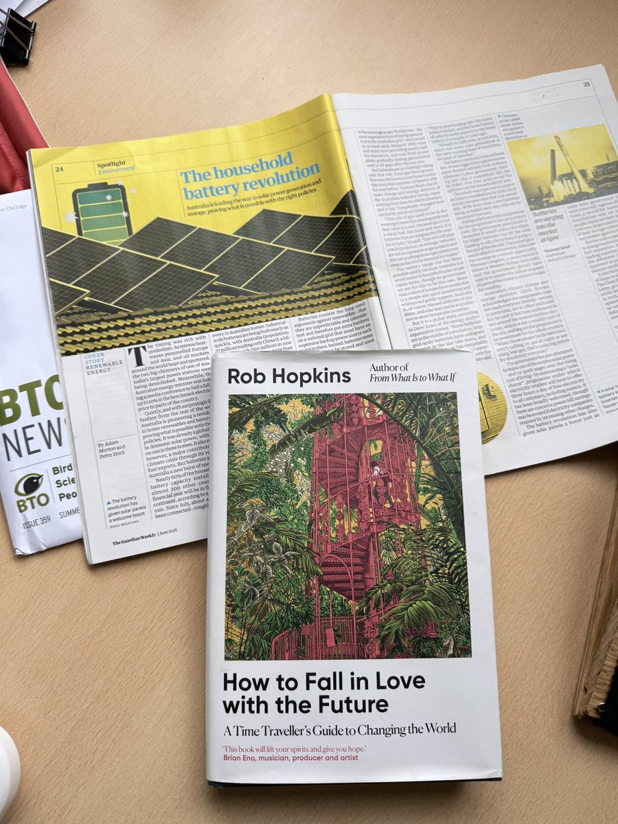 RichPitts's tweet photo. So @robintransition has been taking Devize Lit Fest time travelling with a look to the future and the good news is we won 🥰#climateSuccess read his book “How to Fall in love with the future” - it brings hope ‼️So much good stuff happening eg Aussie renewables switch🫶 https://t.co/rCxWR6TJbg