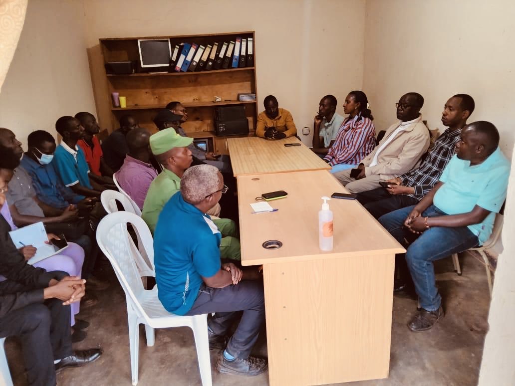 Nduba_Sector's tweet photo. Mu Murenge Nduba,kuwa 06/06/2026, itsinda ry'Abadepite riyobowe na Hon.BITUNGURAMYE Diogène basuye Koperative Abemerasuka,ahahingwa imboga na Koperative ZAMUKA ahakorerwa ubuhinzi bw'umuceri bakaba bahuye n'abahagarariye abahinzi n'Ubuyobozi bw'umurenge.

@Gasabo_District. https://t.co/GiqCKRA1Sm
