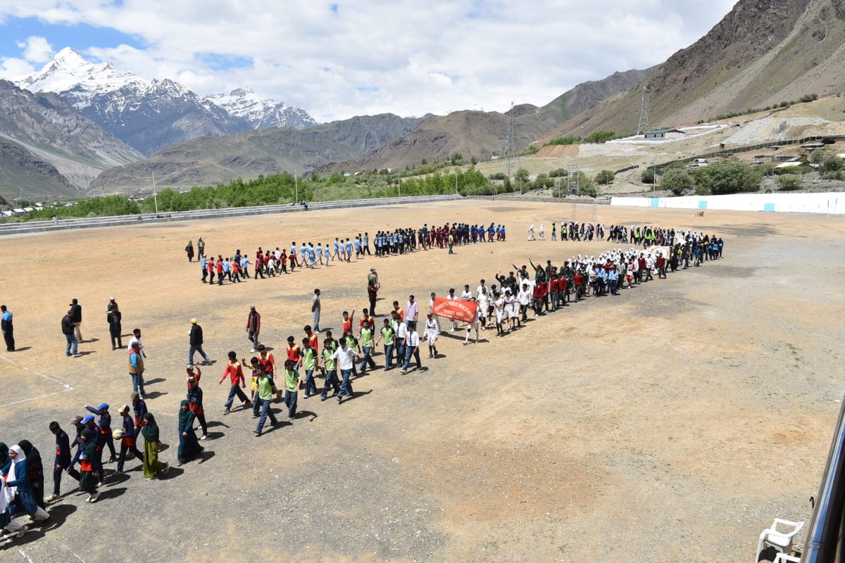 DIPR_Kargil's tweet photo. Inter-School Sports Tournament organized by the Youth Services &amp; Sports Department was officially kicked off today in Drass, designed to foster sportsmanship, physical fitness and community spirit.
Read more: https://t.co/DoxKukQI1H
@imteeaz_kacho @airnewskargil @ddnewsladakh https://t.co/PxEjYw0K0l