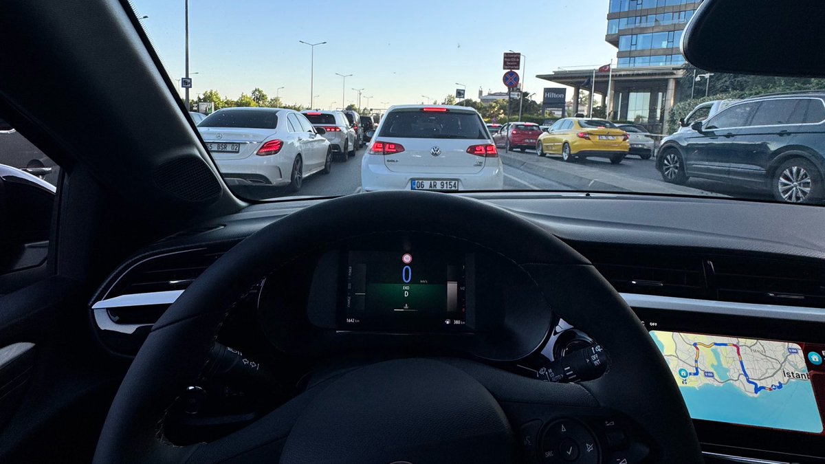 ozzummm's tweet photo. Köyünüze gitsenize ya 😒 https://t.co/xLNqOcRaov