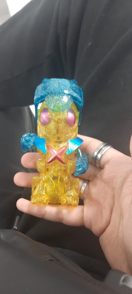 Gemzer_zero's tweet photo. Vine al medico y me di cuenta que este wachin se metió en mi riñonera https://t.co/hU9DtDVi2E