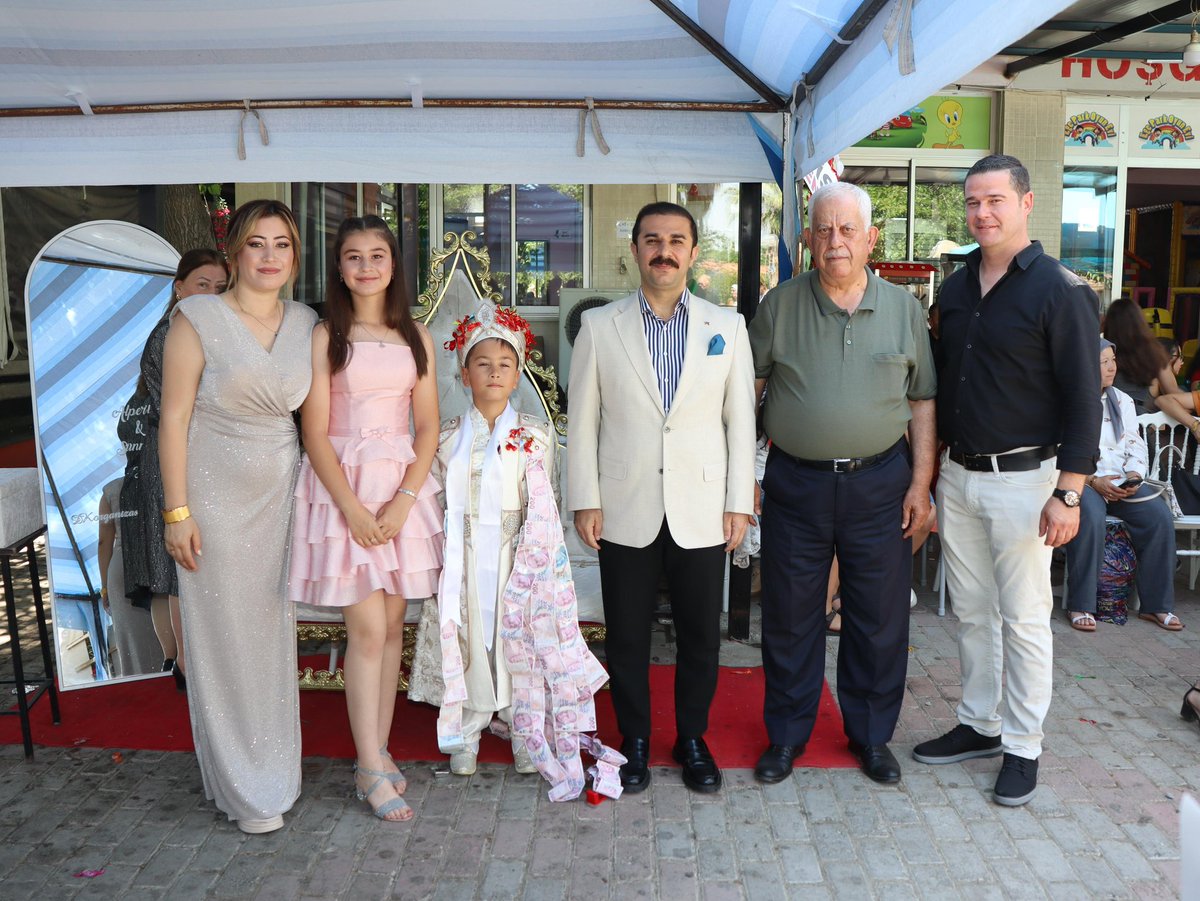RmznTaskin's tweet photo. Kıymetli Gazimiz Mustafa Orakçı’nın torununun sünnet cemiyetindeydik.  

Rabbim hayırlı ömür, hayırlı gelecek nasip etsin. https://t.co/tQiJGY49wu