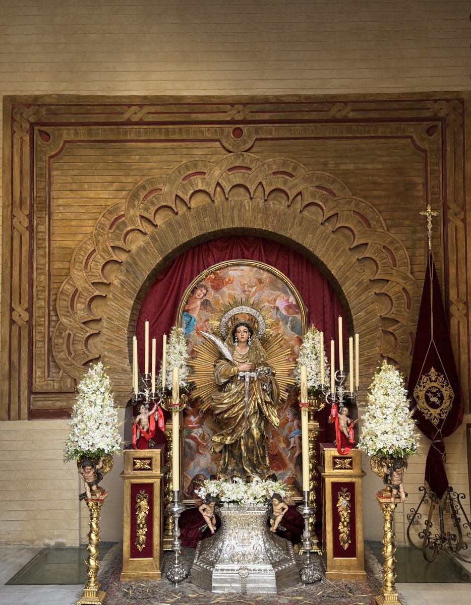 _adriaan06's tweet photo. Santa Lucía para el Corpus Christi de la Feligresía de San Roman y Santa Catalina. https://t.co/2afAYico0K