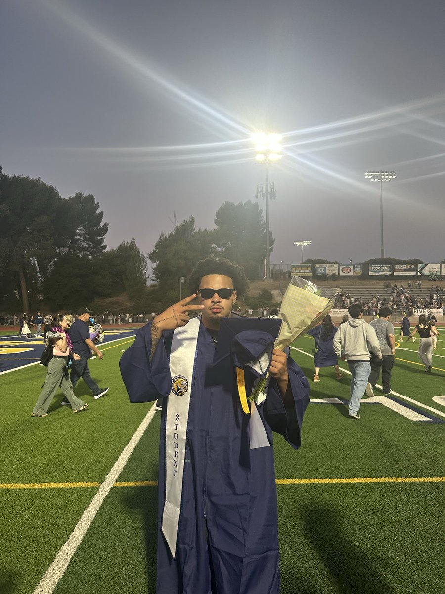 ElijahH50504585's tweet photo. Thank you coc these past couple of years you’ve helped me grown on and off the field and helped me become a better man. Couldn’t have asked for a better place to call home. @cocfb #tmc https://t.co/Gpc8dwXYak