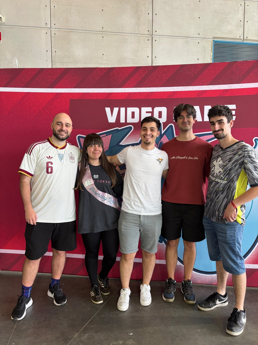 TMagmaVGC's tweet photo. Terminamos con la Ronda 8, donde todos nuestros representantes han conseguido un resultado de 5-3, asegurando el top 256 y los últimos puntos de la temporada!

Mucho orgullo, la temporada que viene es la nuestra. 

#forgedinfire https://t.co/EybvfirYA0