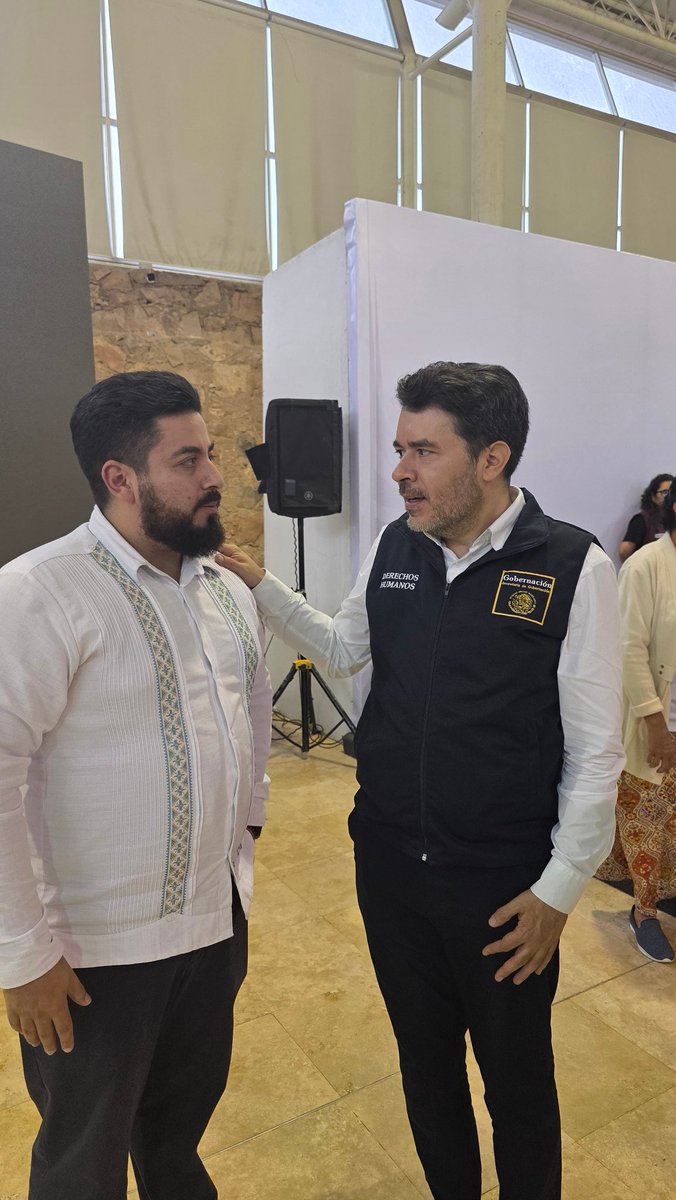 artgerd's tweet photo. Como Comisionado Ejecutivo de la CEAIV, asistió a na las Mesas de Diálogo con Familias y Colectivos de Búsqueda de Personas Desaparecidas de la Región Occidente, realizadas en Zacatecas. Tuvimos la oportunidad de escuchar directamente a las familias y reafirmar nuestro compromiso de ponerlas en el centro de las acciones por la verdad, la justicia y la atención integral.
Estuvieron presentes autoridades federales  como @ErnestinaGodoy_ (Fiscal General de la República) , el gobernador de Zacatecas @DavidMonrealAvila (enlace en su perfil oficial), el Subsecretario @arturomedinap (Arturo Medina Padilla), y la Comisionada Nacional de Búsqueda @cnbvmx Martha Lidia Pérez Gumecindo. 
Reforzamos la coordinación institucional con familias y colectivos de Aguascalientes, Colima, Guanajuato, Jalisco, Michoacán, Nayarit, Querétaro y Zacatecas.
#BúsquedaDePersonas #FamiliasPrimero #CEAIV #Nayarit #Justicia #DerechosHumanos #RegiónOccidente