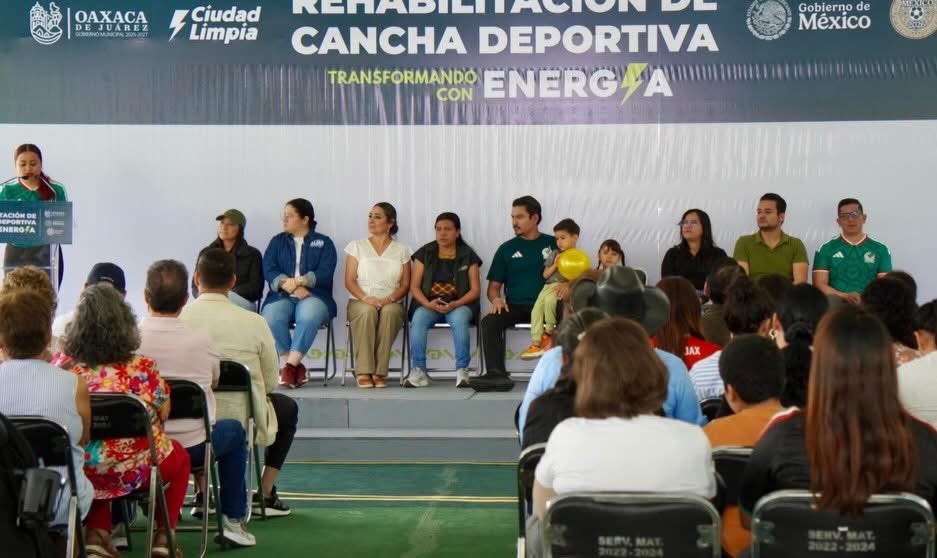 bernardomayren's tweet photo. Esta mañana acompañé a nuestro Presidente Municipal, Ray Chagoya, en la inauguración de la rehabilitación de la cancha deportiva del Parque San Felipe. ⚽🏀🎉

Seguimos trabajando para recuperar y mejorar los espacios públicos, fortaleciendo la convivencia, el deporte y el bienestar de nuestras familias. 🤝🌳

Cada obra representa un paso más hacia un municipio más unido, seguro y con mejores oportunidades para nuestras niñas, niños y jóvenes. 💪👨‍👩‍👧‍👦🏅