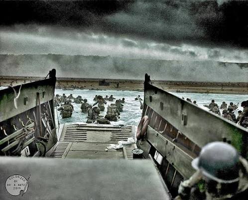 LakotaWestFB's tweet photo. Sometimes we overuse the word hero. On June 6, 1944 that term wasn't used enough. To be 16-30 years old, (some young men lied about their age to fight) riding in a Higgins boat to storm the beaches of Normandy, or a C47 aircraft to parachute behind enemy lines. Now thats a hero. https://t.co/5CRXGtdh6P