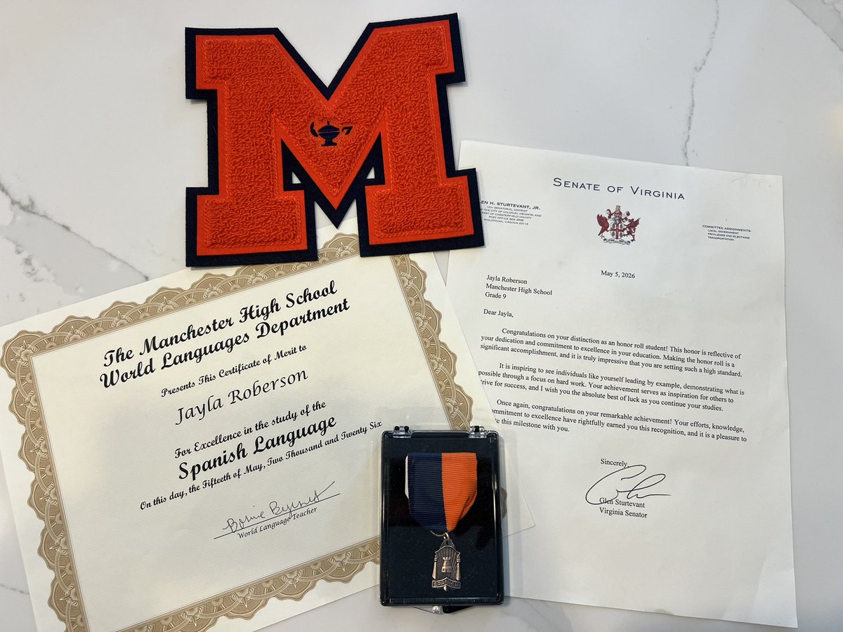 JayRoberson2029's tweet photo. That’s a wrap on freshman year! Grateful to have been recognized for honor roll all year and excellence in Spanish 4! Finished out with a GPA of 4.16! https://t.co/tLEt08o4Gj