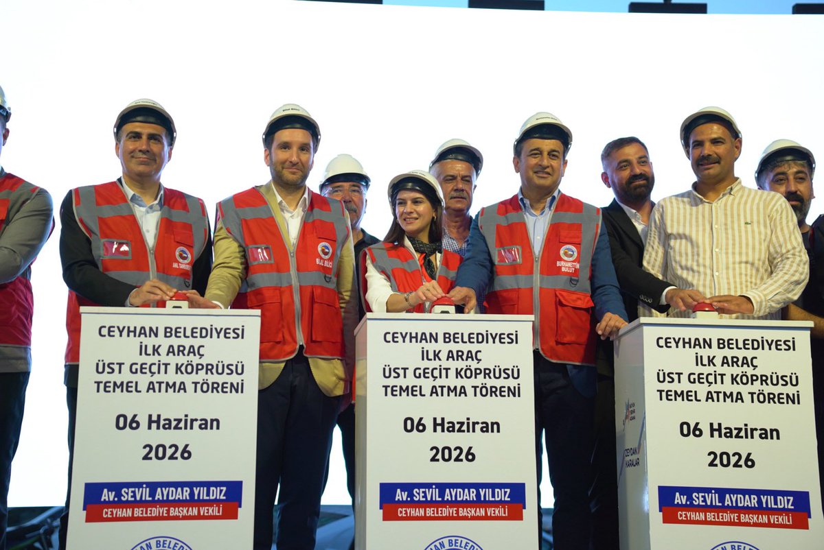 eczburhan's tweet photo. Ceyhan Belediyemizin, trafiği rahatlatacak ilk araç üst geçit köprüsünün temel atma törenini gerçekleştirdik. Ceyhanımıza hayırlı uğurlu olsun. https://t.co/73Jovn1pm5