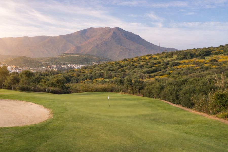 glencorgolf's tweet photo. 🆕 INCREDIBLE LOCATION 🏖️

📍 Ona Princesa Playa Marbella
✅ 4 Nights B&amp;B &amp; 3 Rounds From £446
🗓️13th Oct to 30th Nov 2026

Stay right on the beach front and play the region's top courses...

https://t.co/XelrN35u9M https://t.co/4VXkkdqpgo