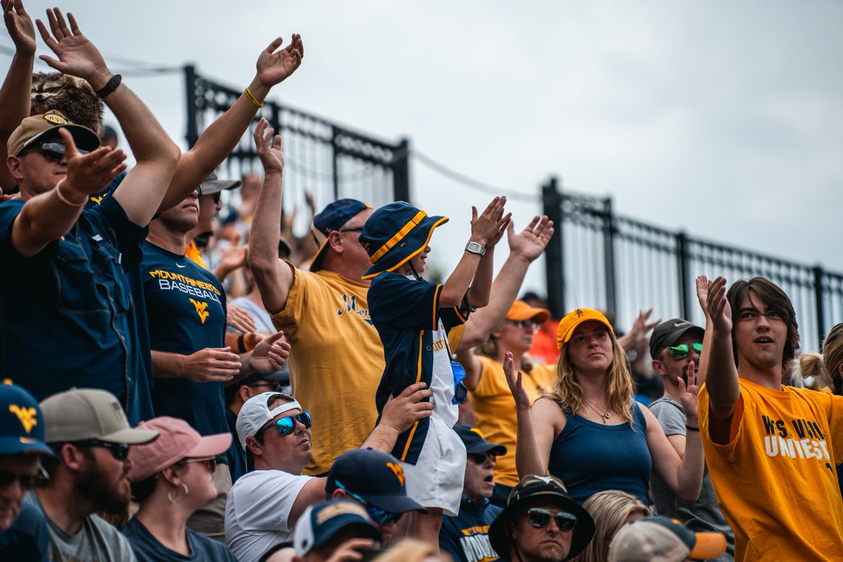 WVUSports's tweet photo. A madhouse. https://t.co/XGgoC6Hoth