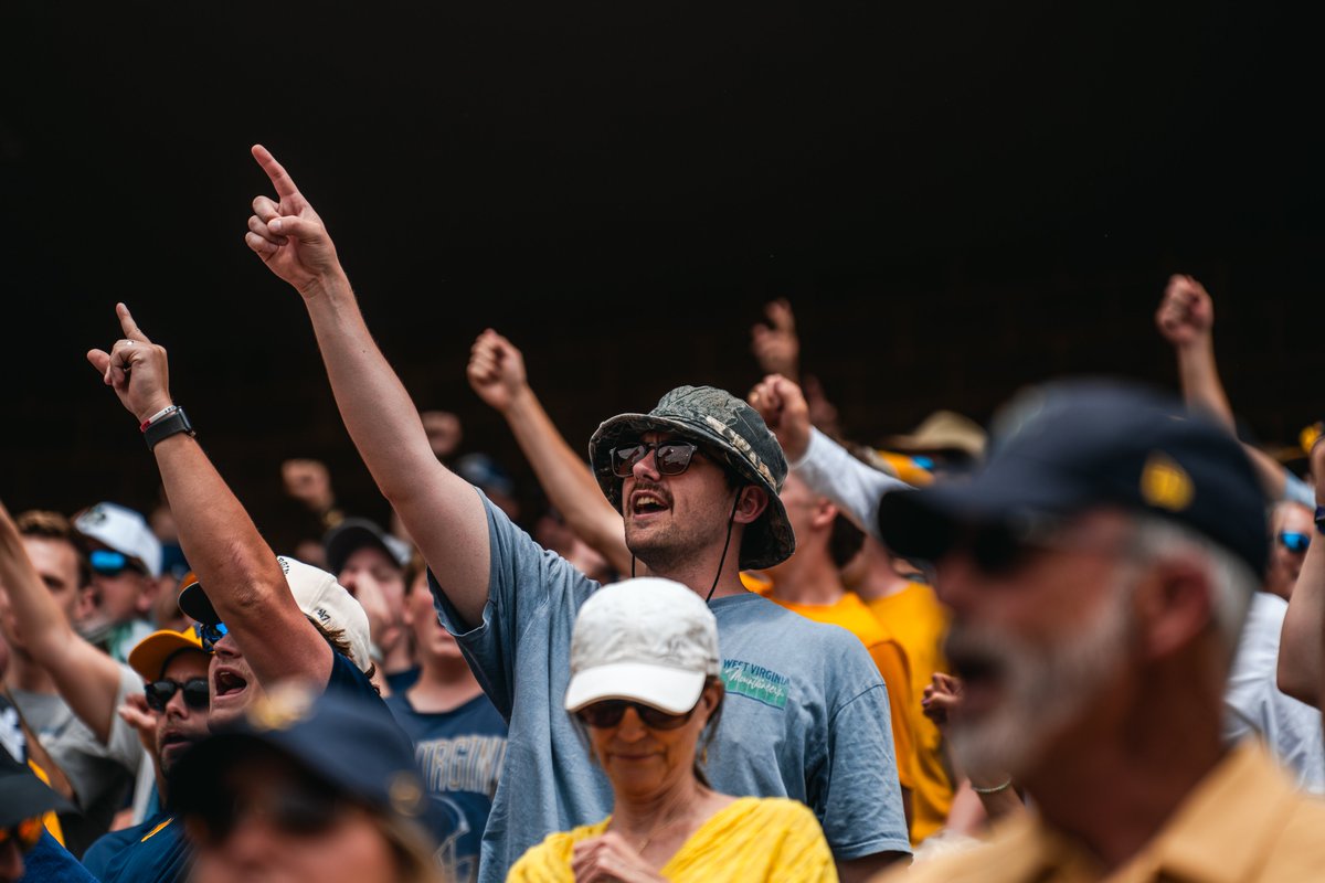WVUSports's tweet photo. A madhouse. https://t.co/XGgoC6Hoth