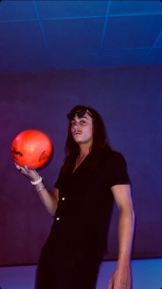 jakredthethread's tweet photo. You know what I want to see? 
Bowling GVF. 
Bring back bowling GVF content. https://t.co/DNeBEQrpBz