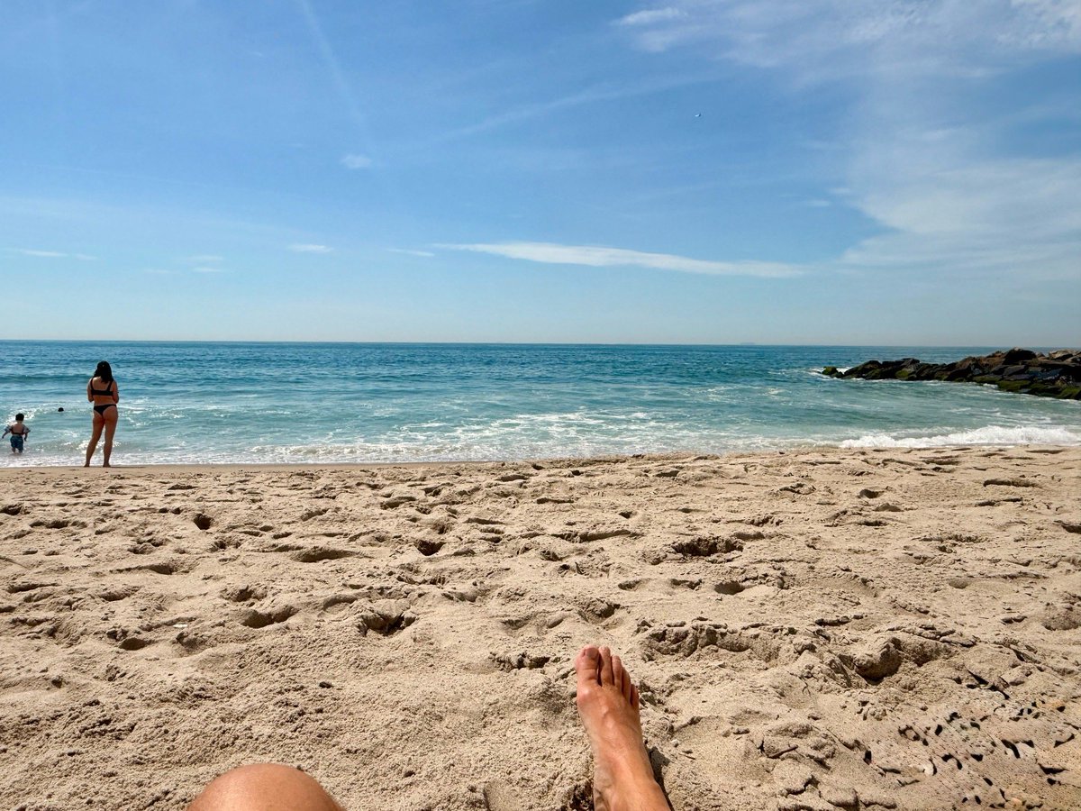 basement5k's tweet photo. 5th consecutive day of touching sand 🤌🏼 https://t.co/mT6Xrjr5hc