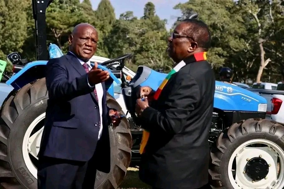harare_post's tweet photo. President Emmerson Mnangagwa honours retired Chief Justice Luke Malaba with farming equipment, celebrating his distinguished service whilst promoting agricultural empowerment. https://t.co/Ei60pWx5sU