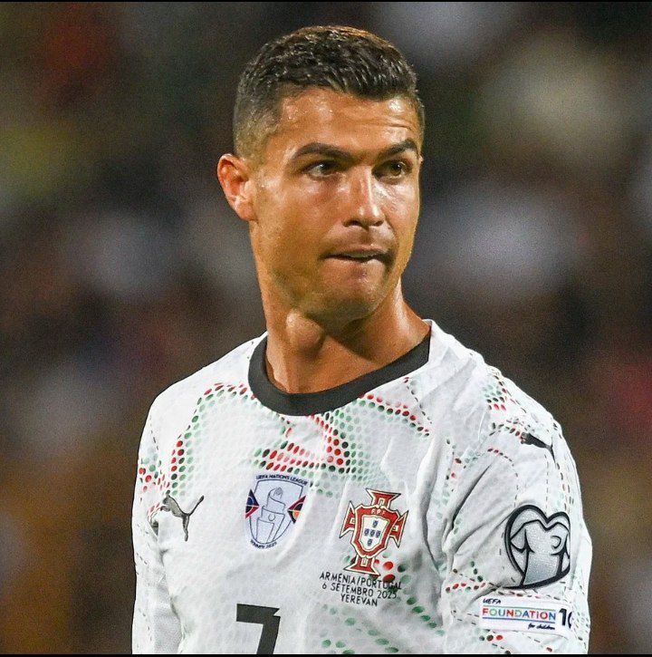 ethancarter24's tweet photo. 🚨🇵🇹 𝗢𝗙𝗙𝗜𝗖𝗜𝗔𝗟: Cristiano Ronaldo STARTS for Portugal.
Read More:https://t.co/oiPcFvdsMw https://t.co/RDsG5SbkPD