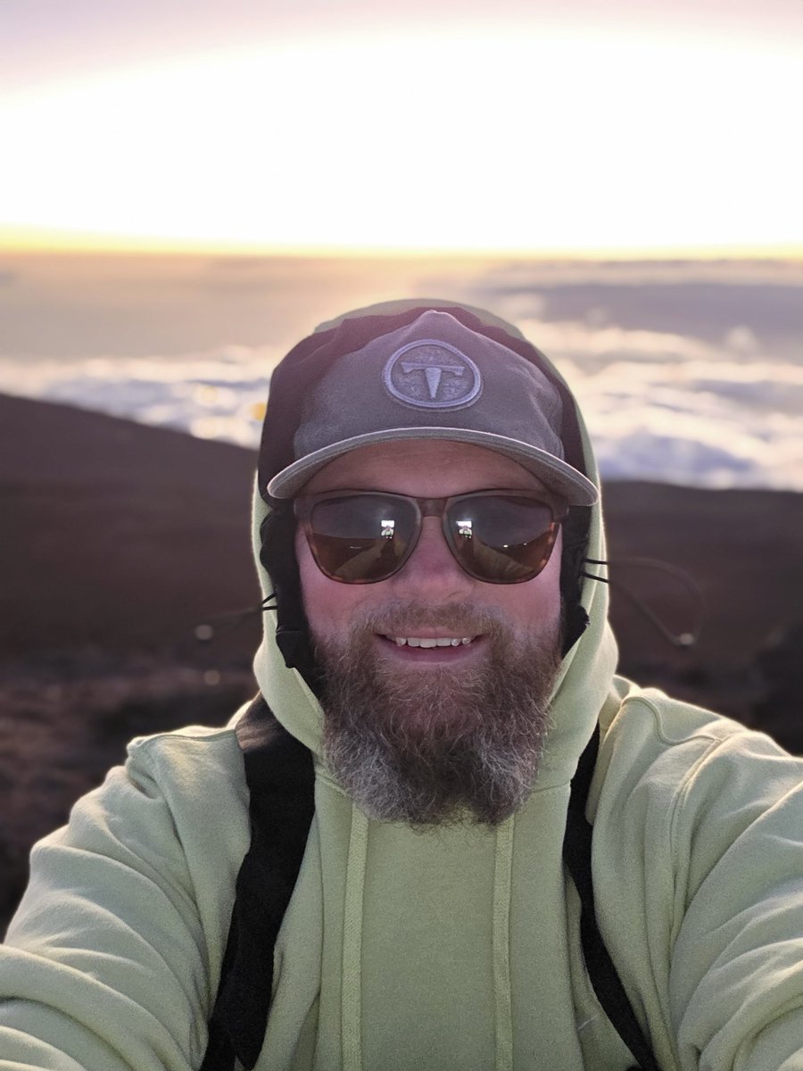 Tennessee_Ed's tweet photo. Even on top of the world it's Titan Up! 
Mt. Haleakala https://t.co/eTOn1MSusM