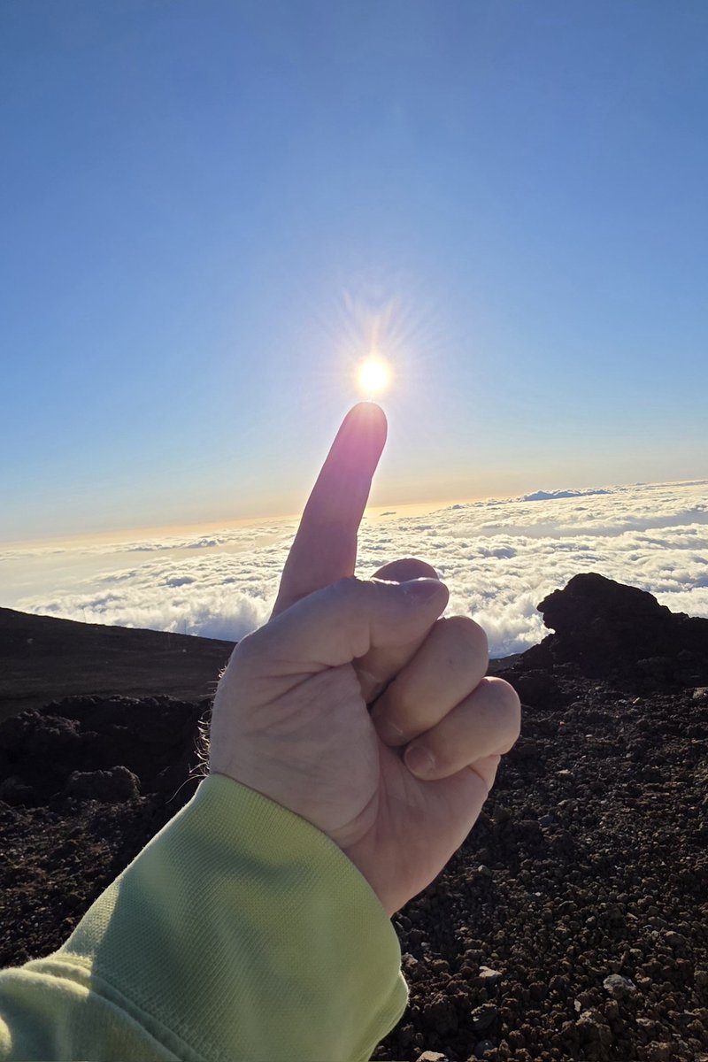 Tennessee_Ed's tweet photo. Even on top of the world it's Titan Up! 
Mt. Haleakala https://t.co/eTOn1MSusM