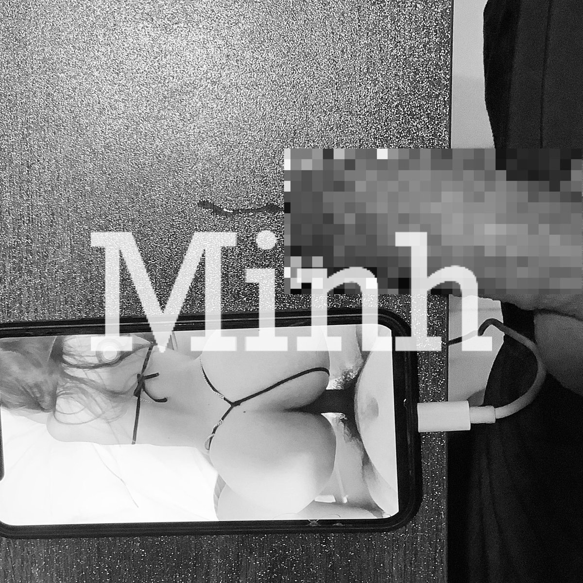 mynameisminh9's tweet photo. Cái tính tò mò lại hại t rồi
Ny đi vệ sinh để đt ở bàn và tính tò mò t trỗi dậy đi lại lén xem đt ny 1 cách vô thức bấm hidden alb lại phát hiện ny lưu vài tấm ôm hôn thg trai lạ nào đó
Shock hơn lướt tấm cuối đang doggy, k ngờ t lại ra 1 ít chưa cần lm gì😟 https://t.co/yD0L2nUt1k