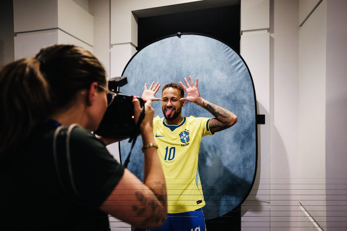 Neymarextra1's tweet photo. Behind the scene 🎬 https://t.co/Z4H4eDosZc