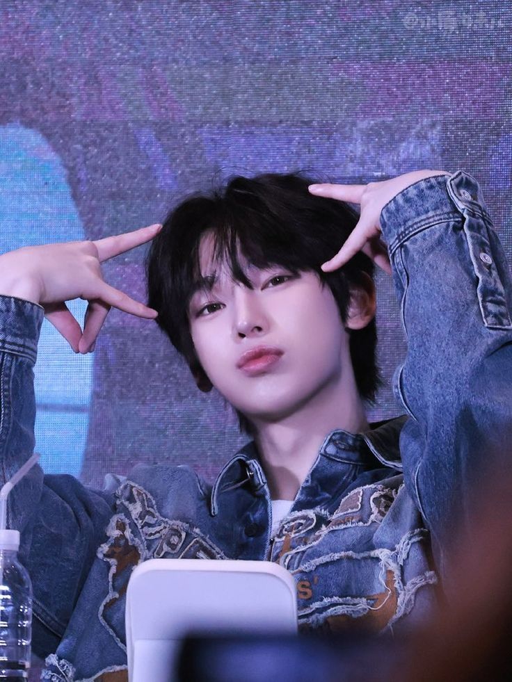 HeesoBring's tweet photo. I'm going to sleep now 

Good night to all my ot7 ENGENES 

Can I get atleast 25 tags with gif or pic 

Just don't be in a spam 

#Fight_For_Our_SevEN
#BELIFT_Lab_Boycott. https://t.co/FryGJ0TCGe